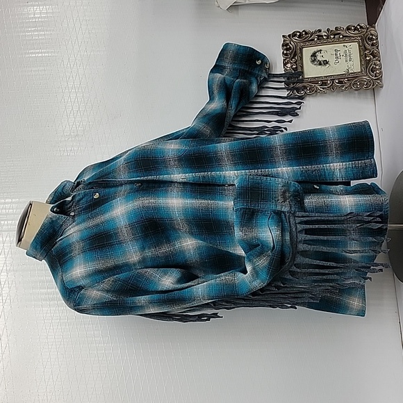 **SOLD**Stevie Nicks Upcycled Reworked Flannel Shirt Jacket Shacket - Picture 6 of 10